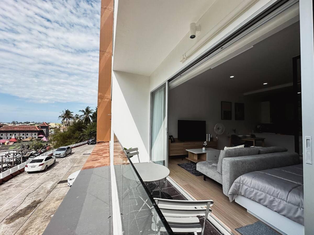 Apartment Beautiful With Modern Renovation On Karon