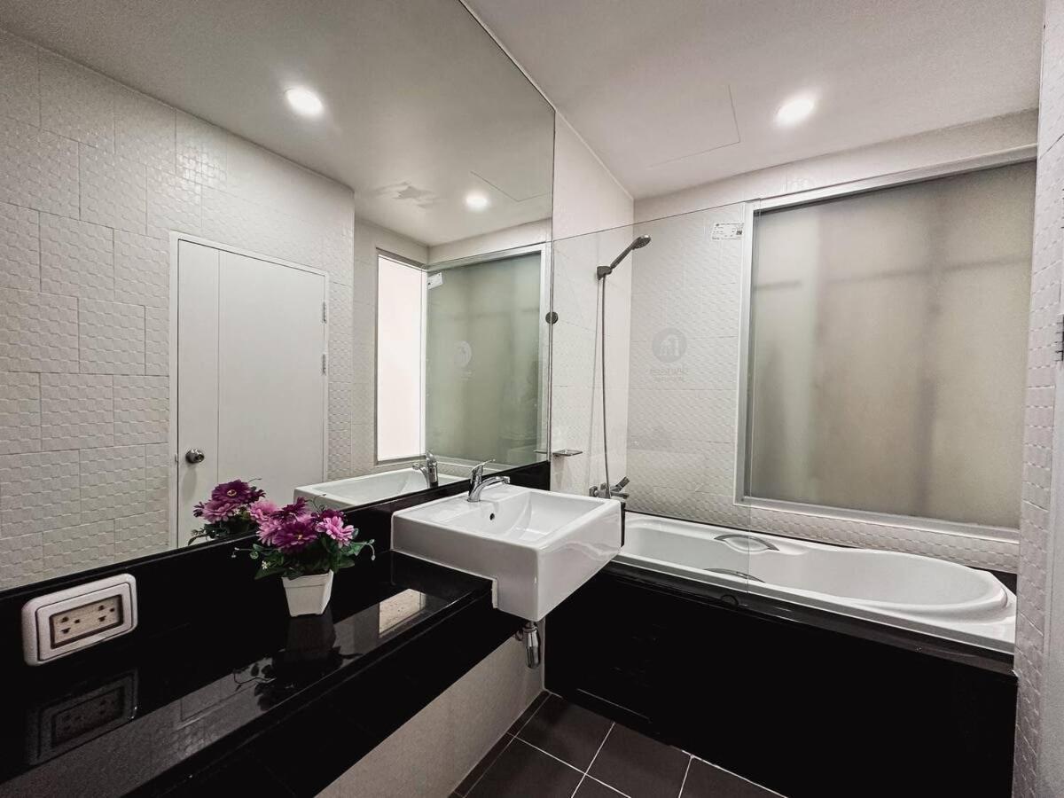 Beautiful With Modern Renovation On * Karon