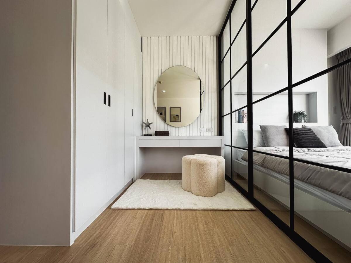 Beautiful With Modern Renovation On Apartment