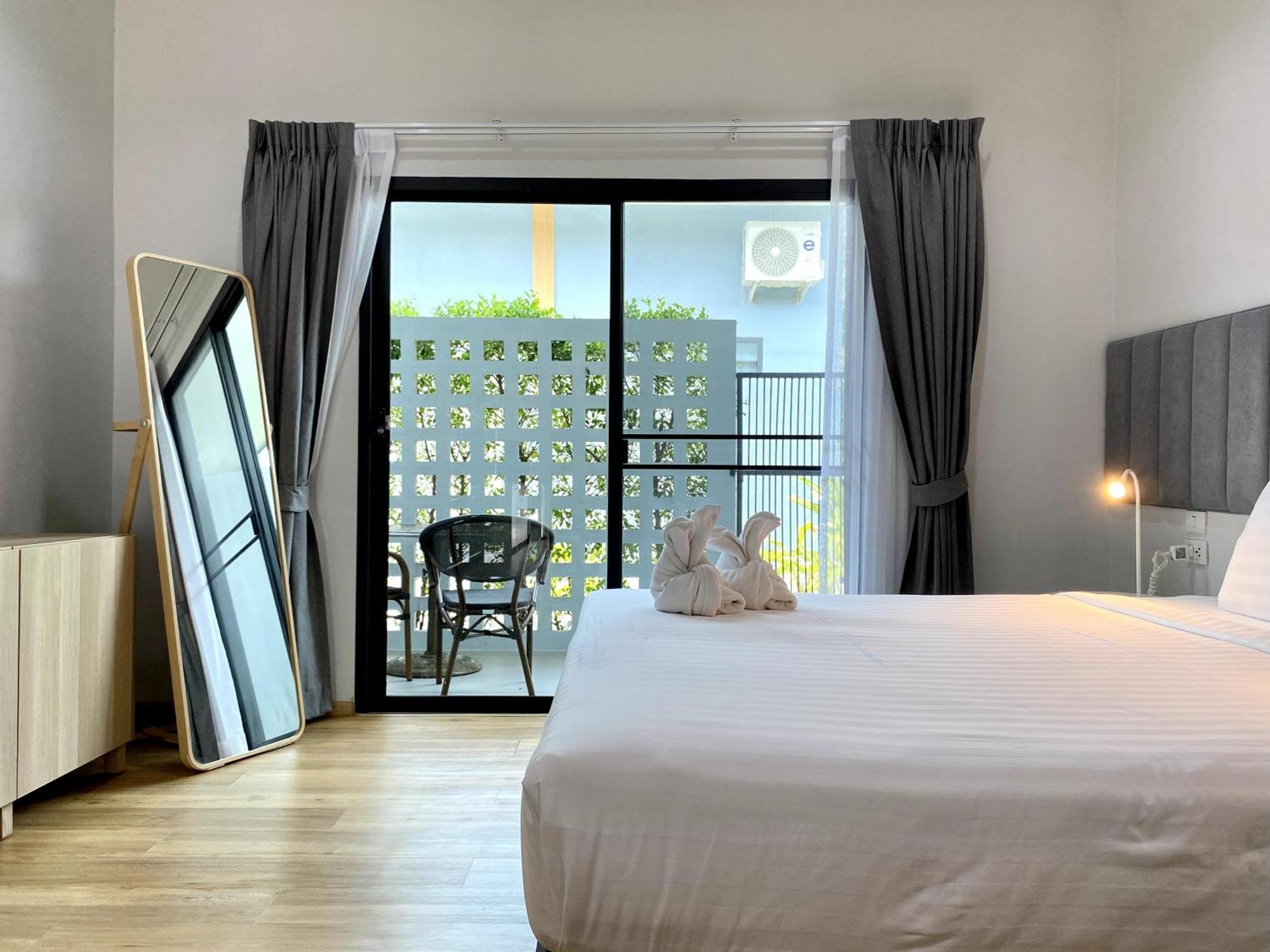 Hotel Xen Pool Access