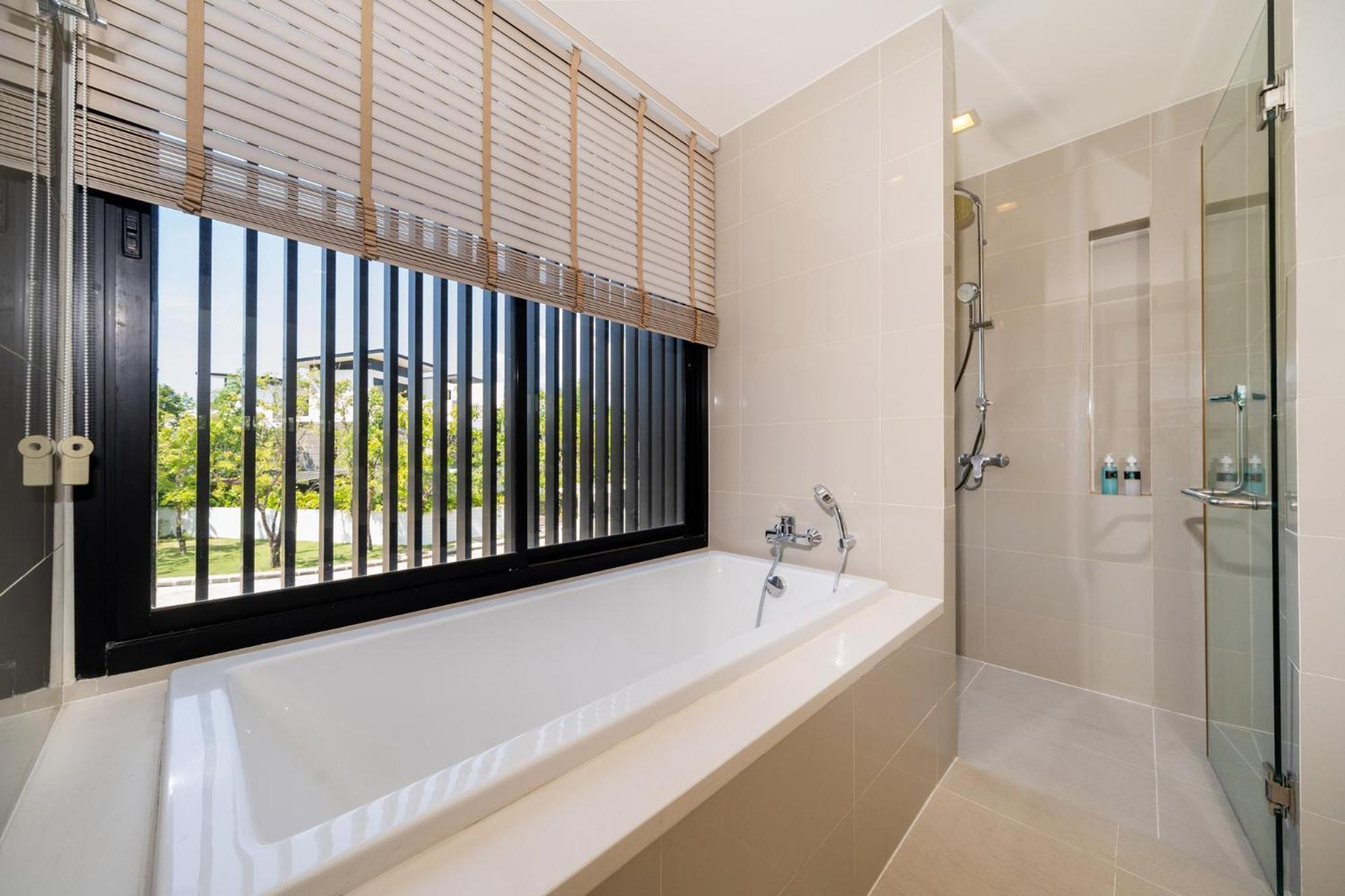 Phuket With Rooftop Pool In Laguna Park *