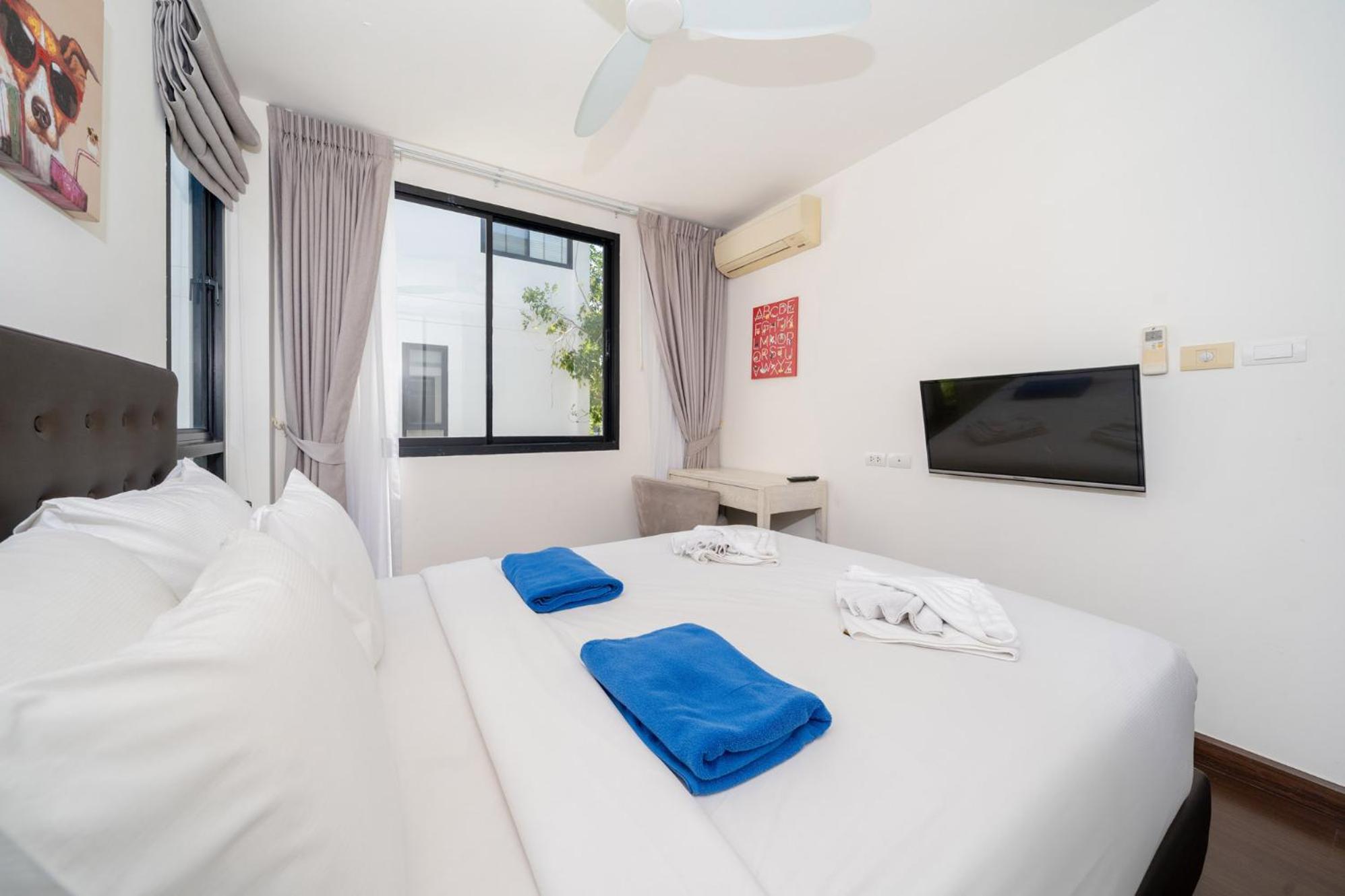 Phuket With Rooftop Pool In Laguna Park Thalang