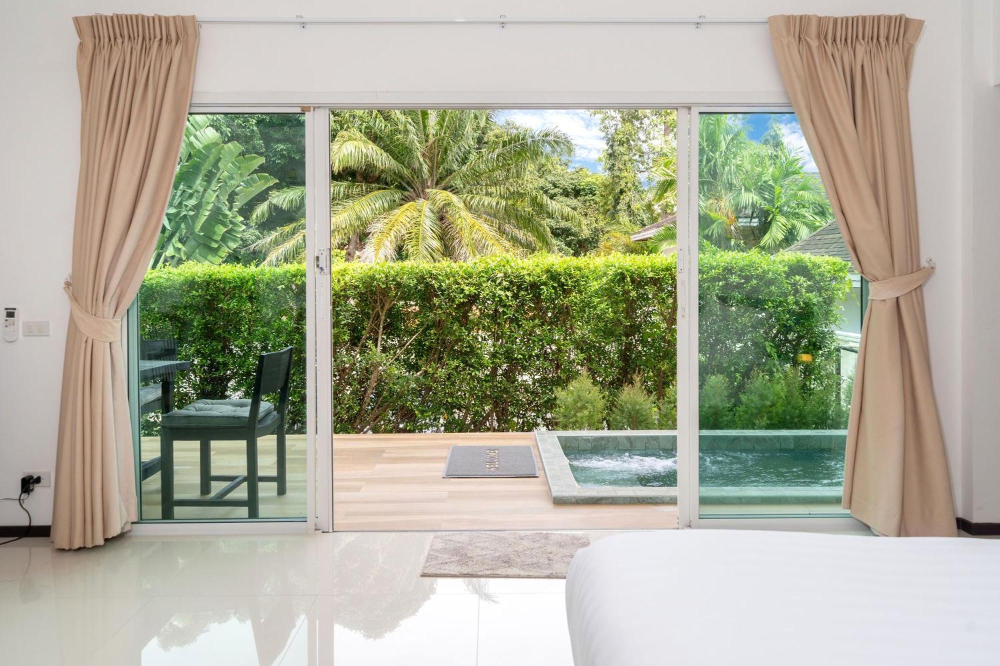 Villa Oxavia Garden Oasis In Nai Harn - Your Private Tropical Garden With 3 And Jacuzzi