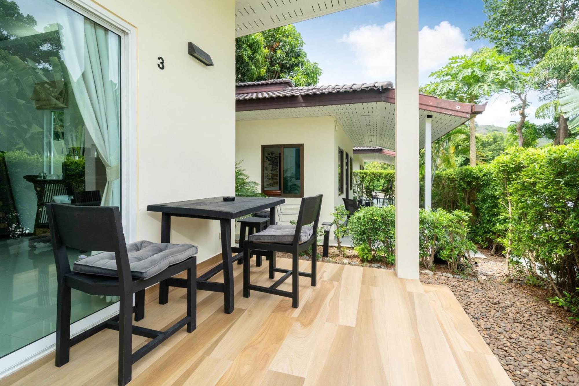 Oxavia Garden Oasis In Nai Harn - Your Private Tropical Garden With 3 And Jacuzzi Villa