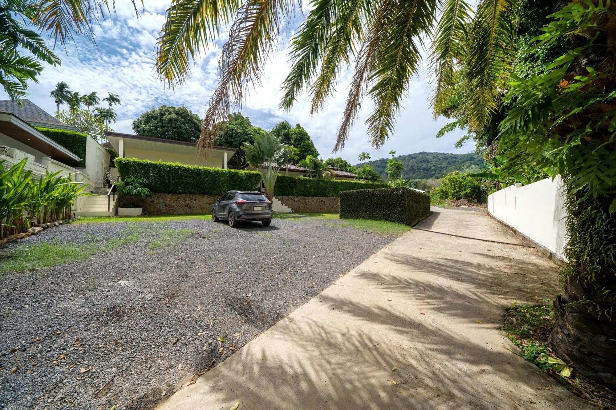 Villa Oxavia Garden Oasis In Nai Harn - Your Private Tropical Garden With 3 And Jacuzzi