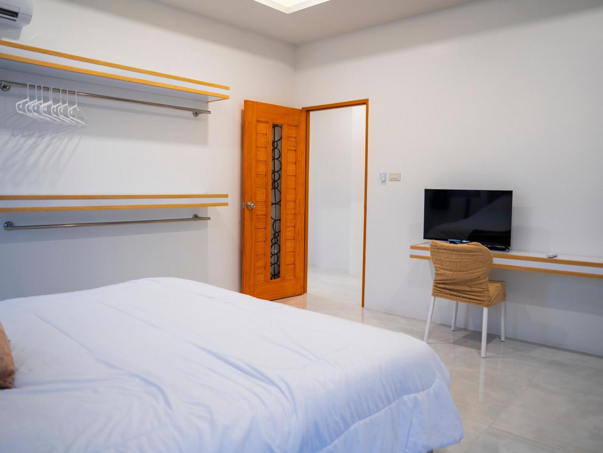 3 Bedroom With Pool Near Fitness Street * Ban Klang (Phuket)