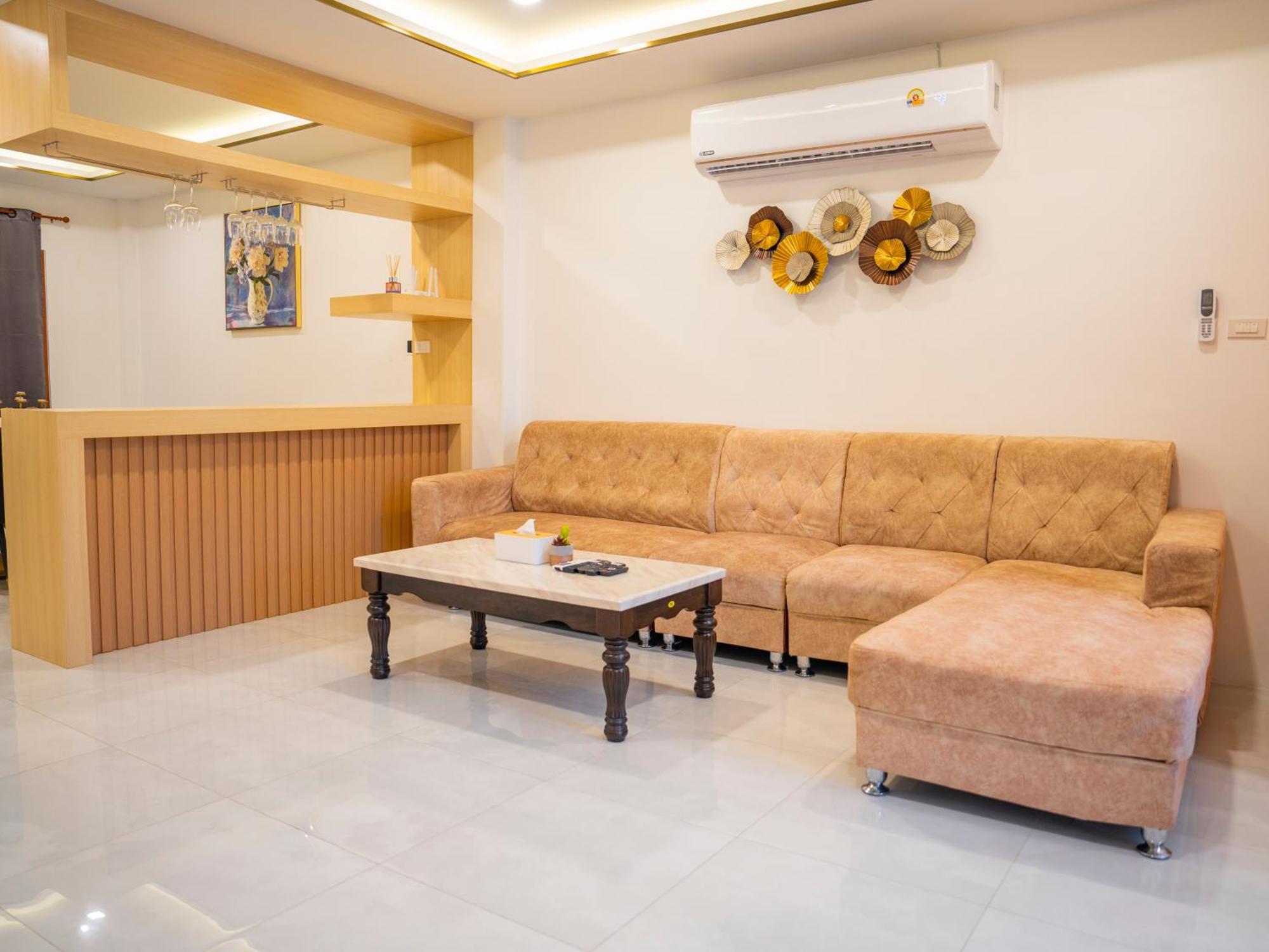 3 Bedroom With Pool Near Fitness Street *