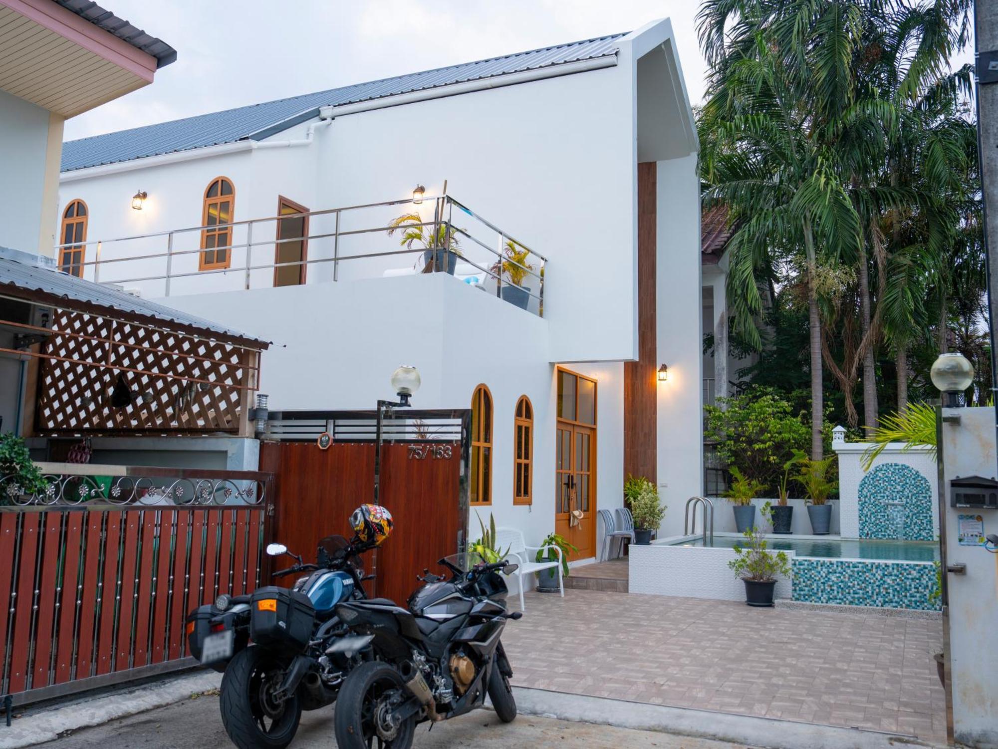 Villa 3 Bedroom With Pool Near Fitness Street *