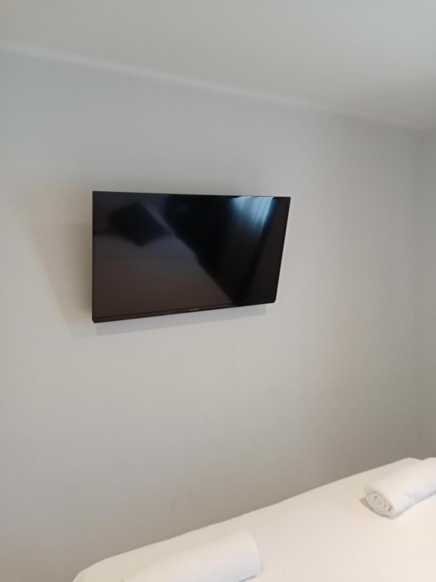 Well Located Condo-1br T1-nv-203 *