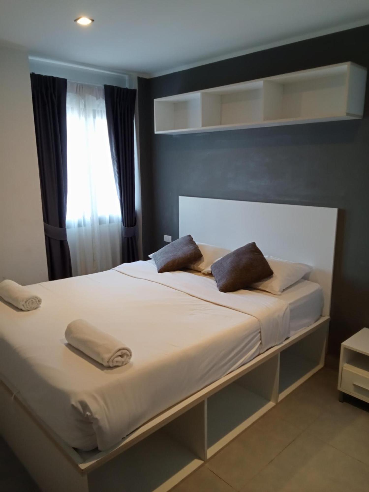 Apartment Well Located Condo-1br T1-nv-203 *