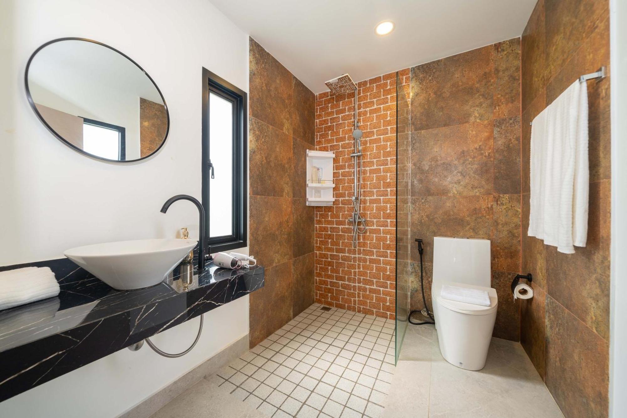 Tropical & Modern 4br Pool Serenity Rawai Villa Ban Saiyuan