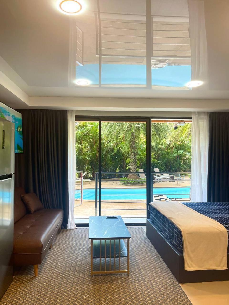 Palm Breeze View Apartment