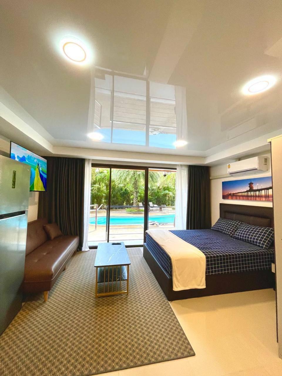 Palm Breeze View Apartment