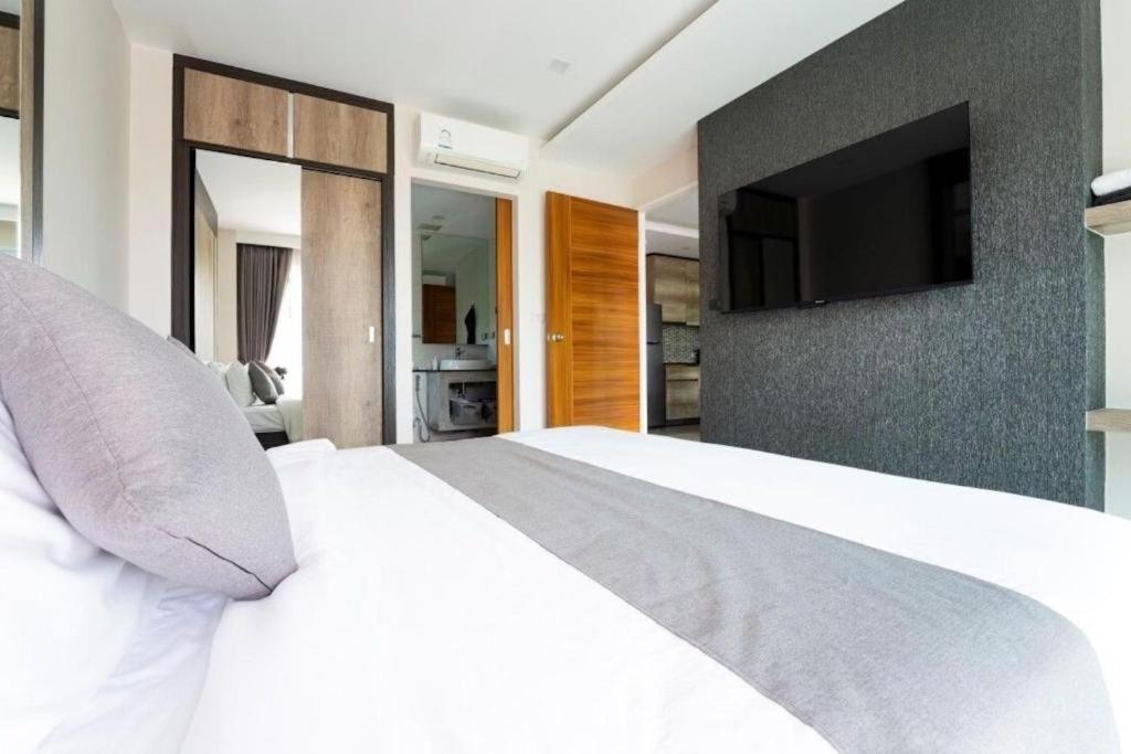 Apartment Tropical Pool View Babylon Sky M205 - Rawai