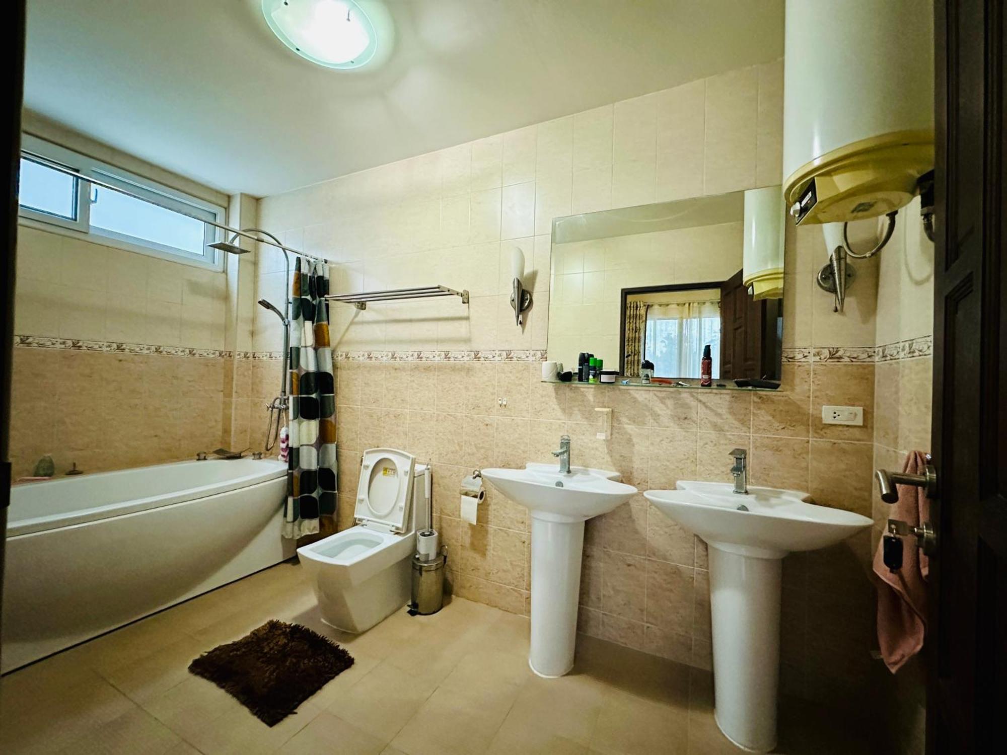 3bd & Pool - - Nai Harn