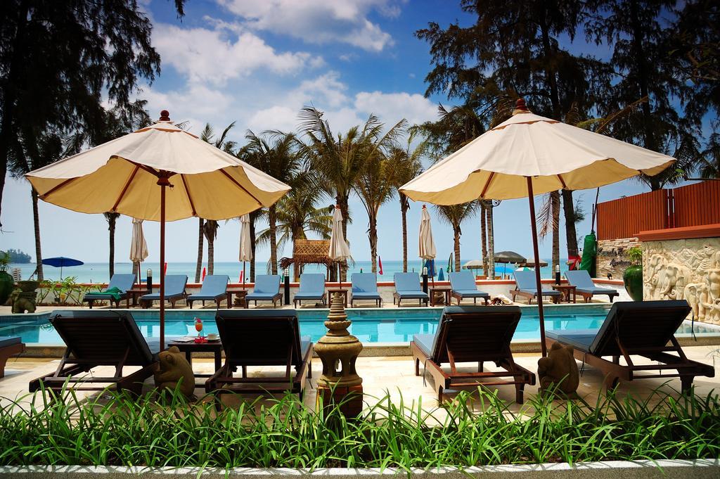 Hotel Beachfront Pantai Kamala