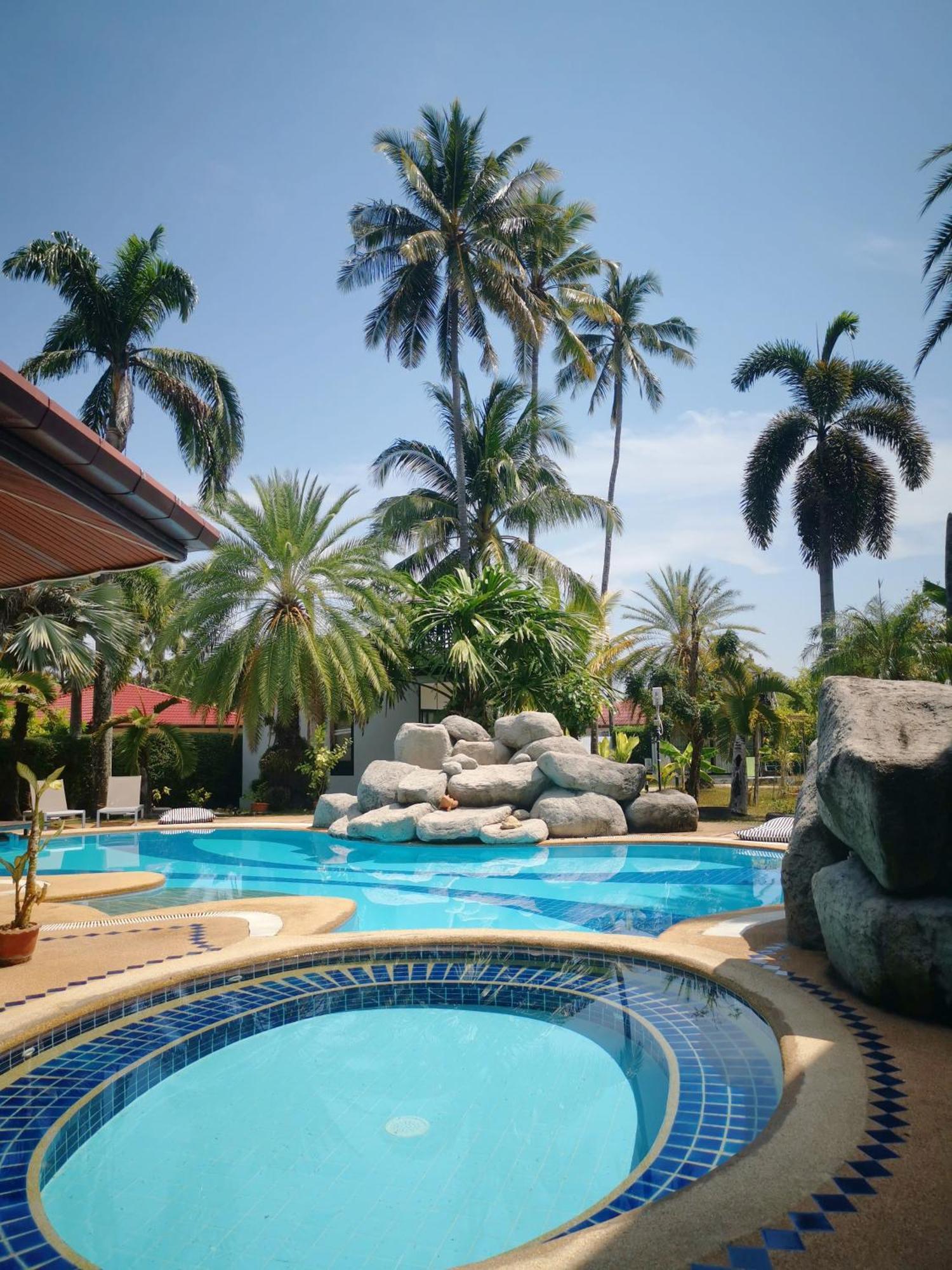 Coconut Wells Phuket *