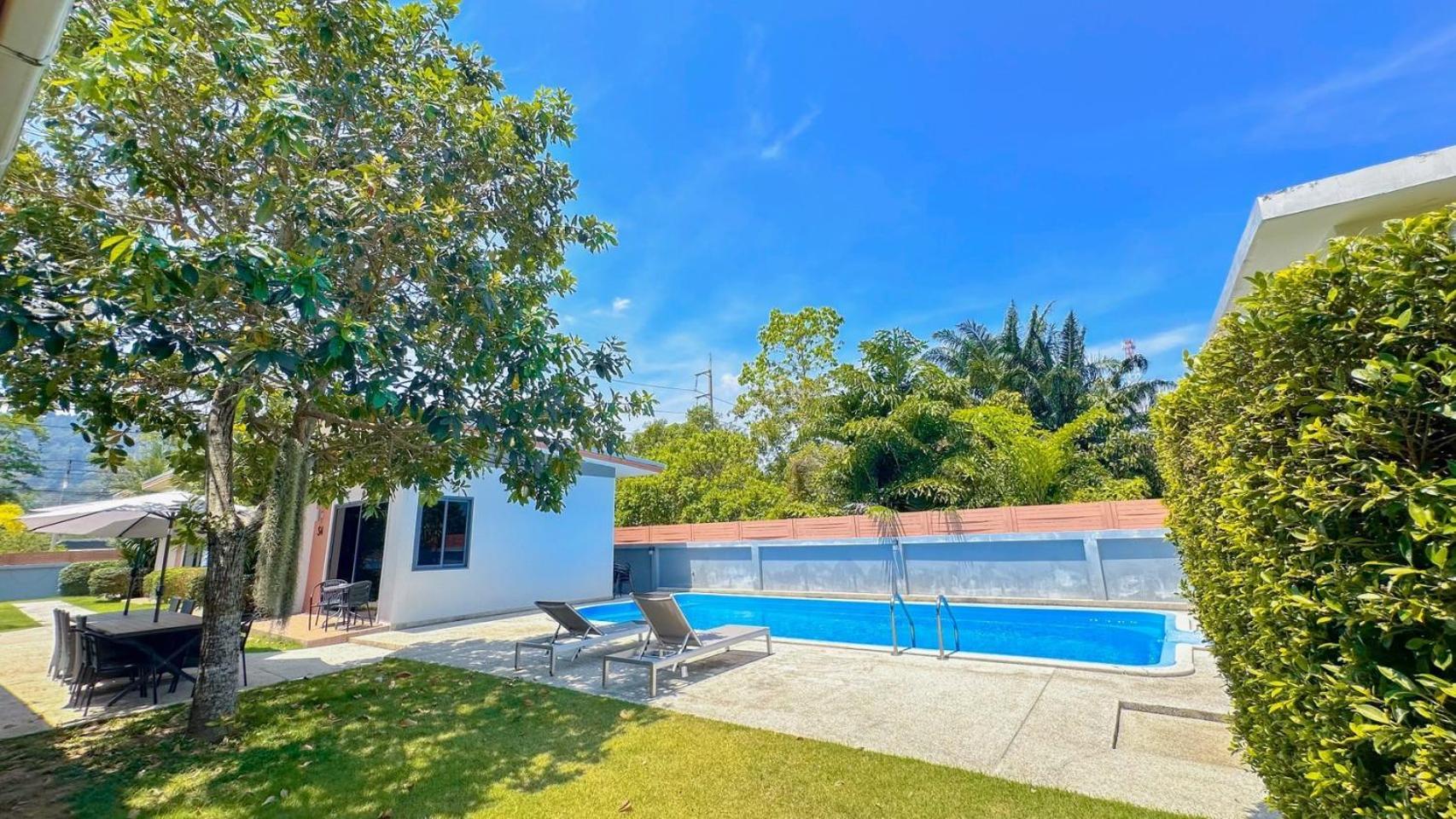 Casa de hóspedes The Memories Hill Phuket