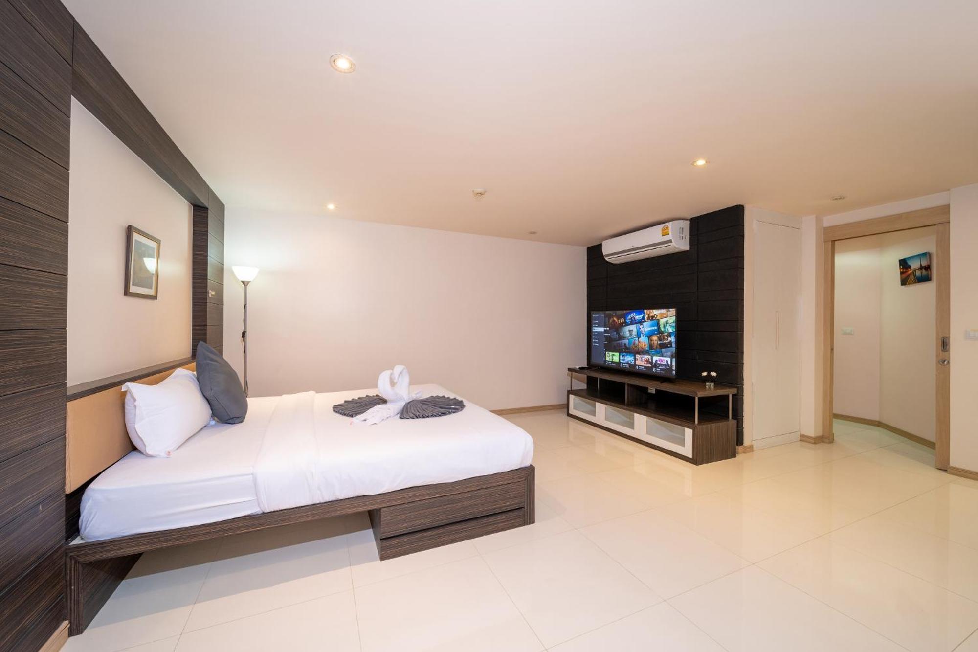 Kalim Unparalleled Sea View Apartment