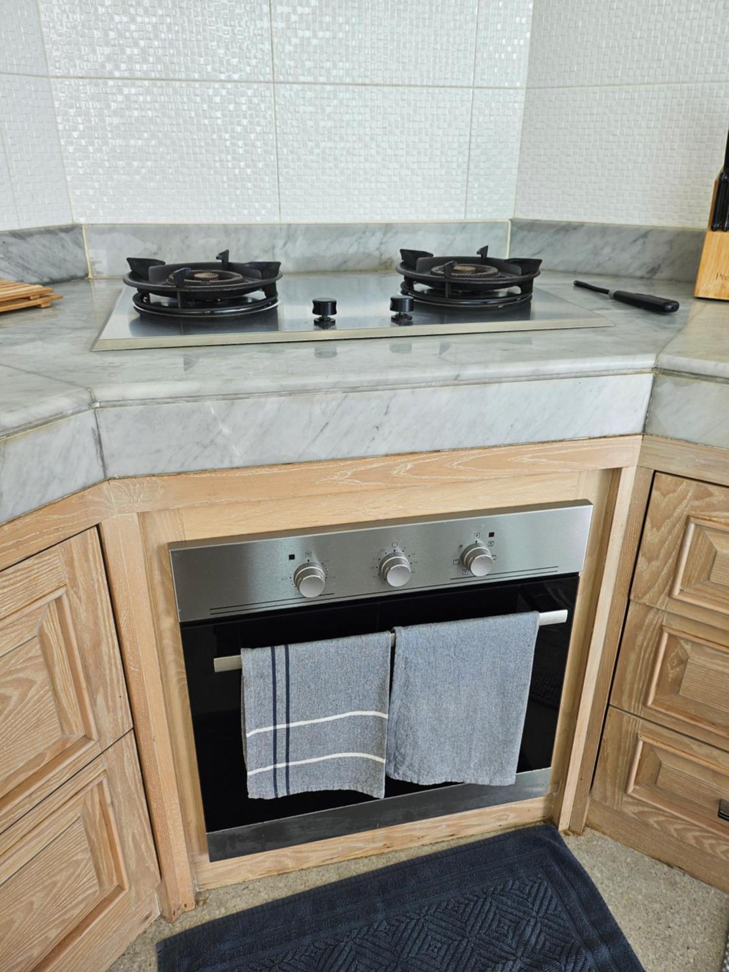 Dominika, 1 Bed With Private Pool & Jacuzzi Apartment *