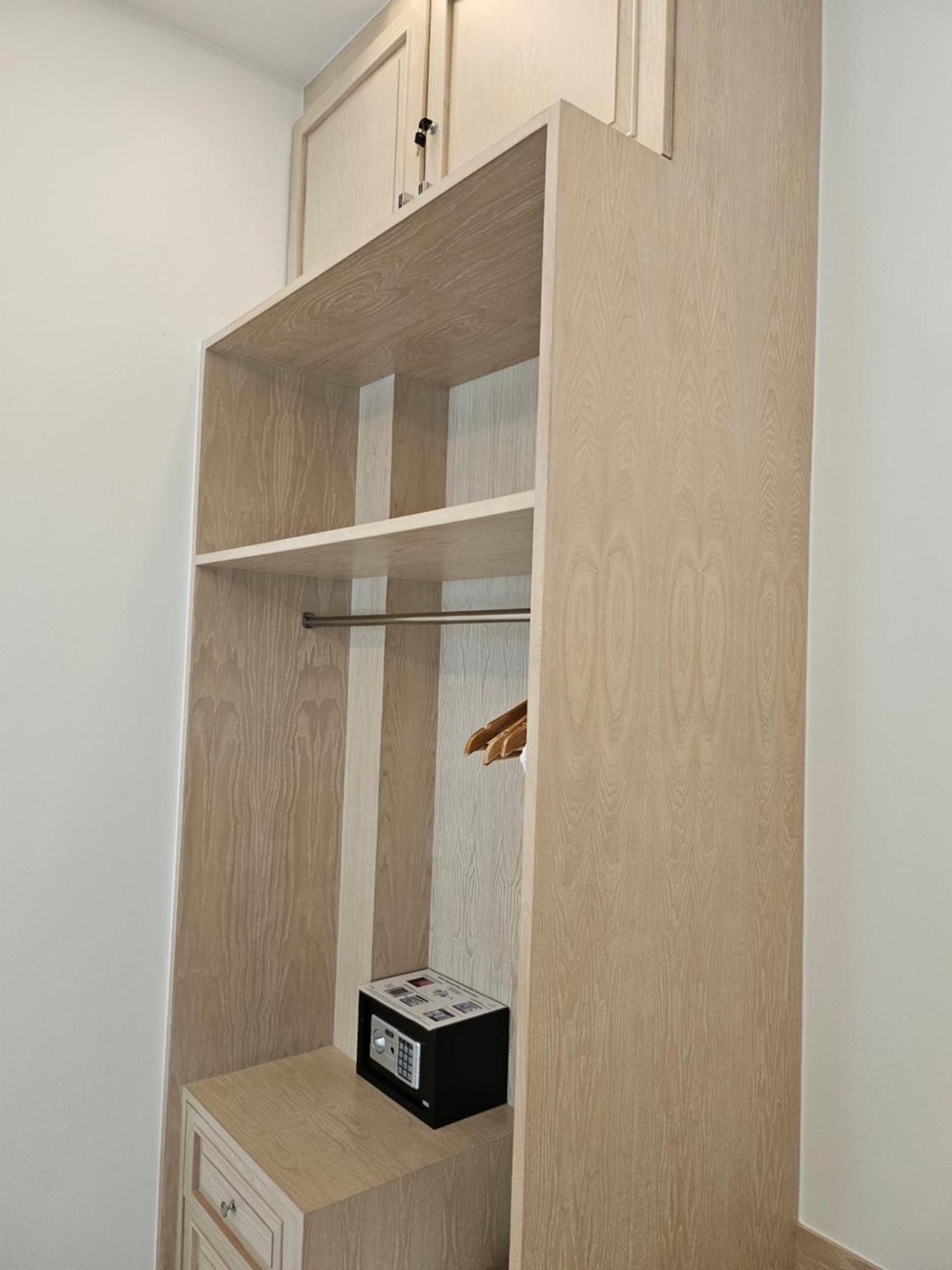 Dominika, 1 Bed With Private Pool & Jacuzzi Apartment