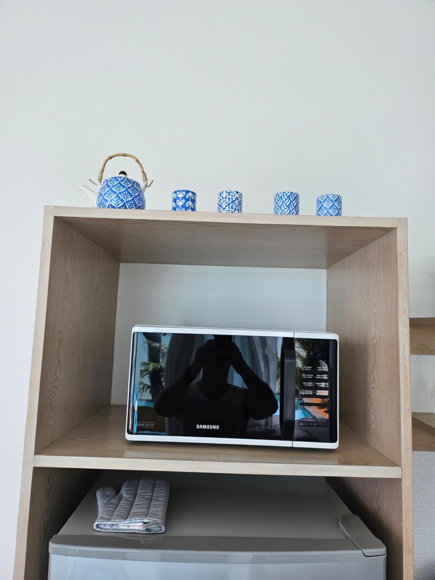 Apartment Sandro White Ice Brother