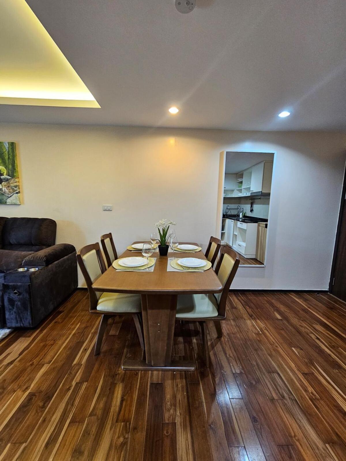 Apartment Title Iii West Wings *