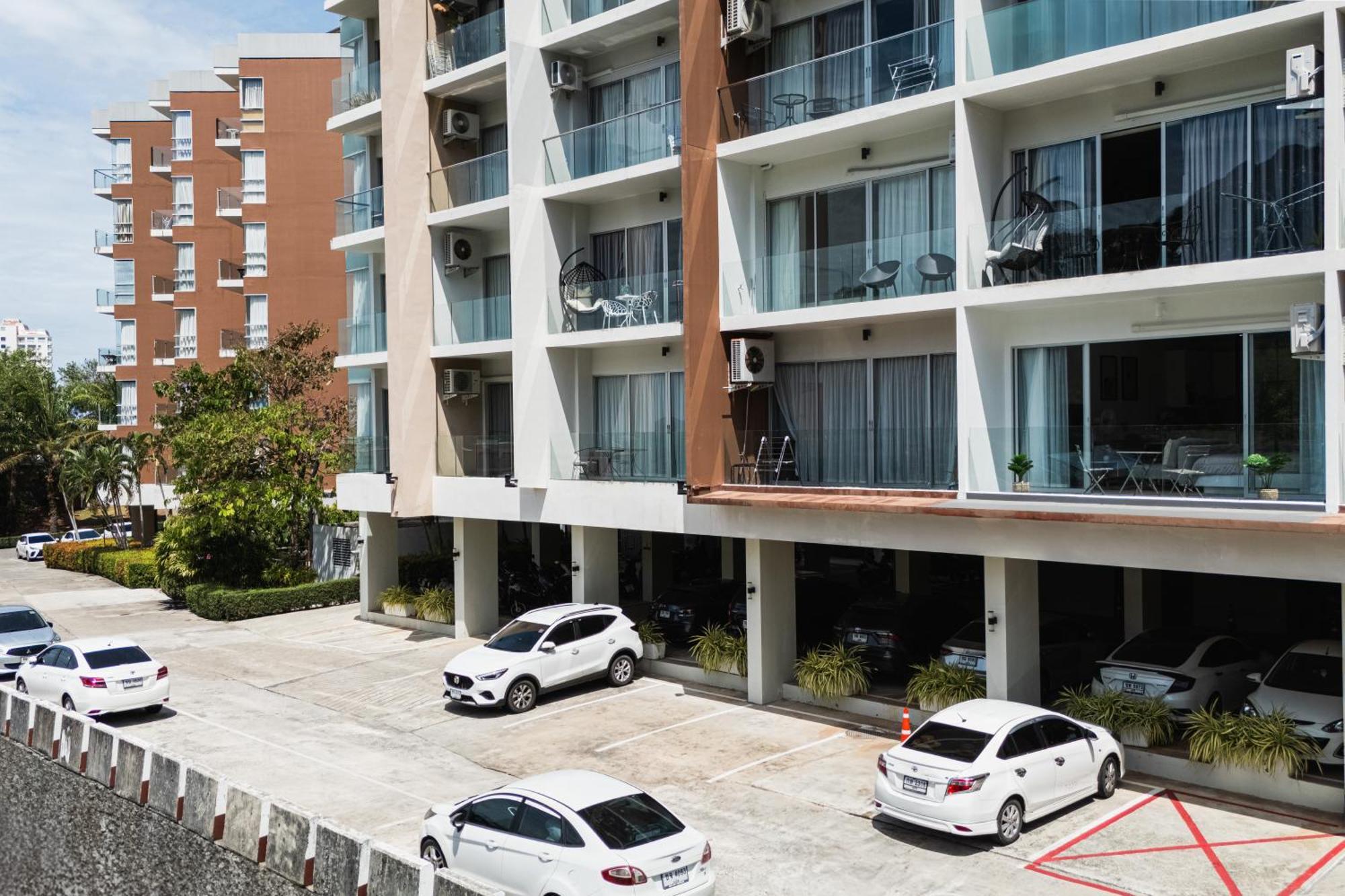 Hill View Apartment *