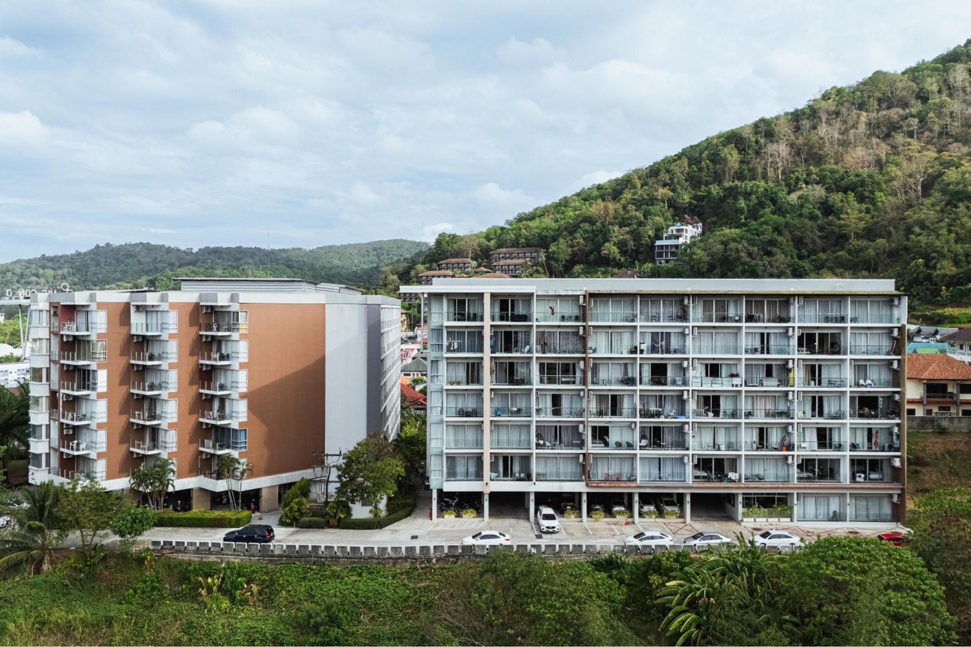Apartment Hill View