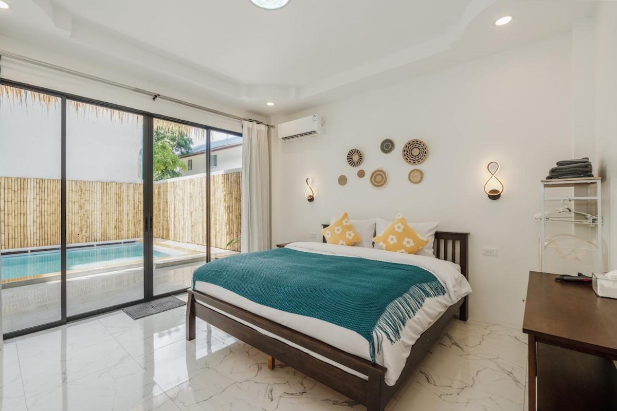 Freshly Renovated 4 Bed Pool Great Location Villa *