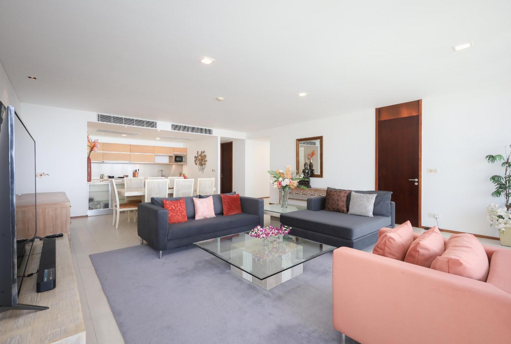 Panoramic View The Heights Kata B1 Apartment *