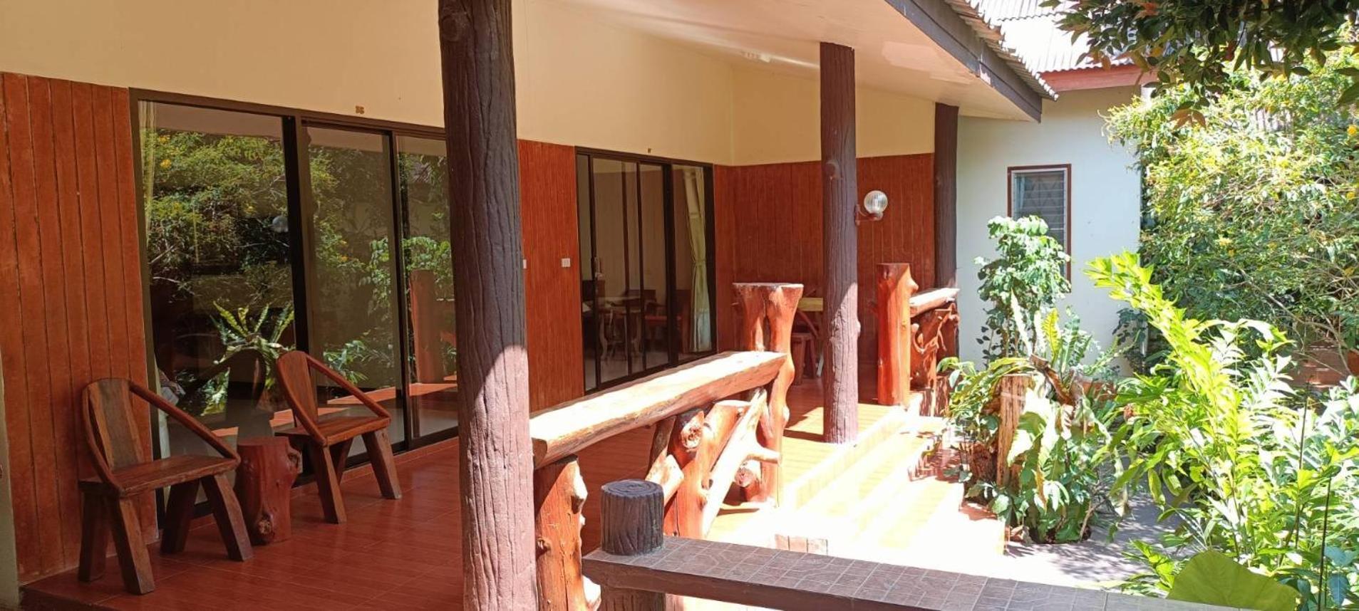 Oya International Phuket Hotel 4*