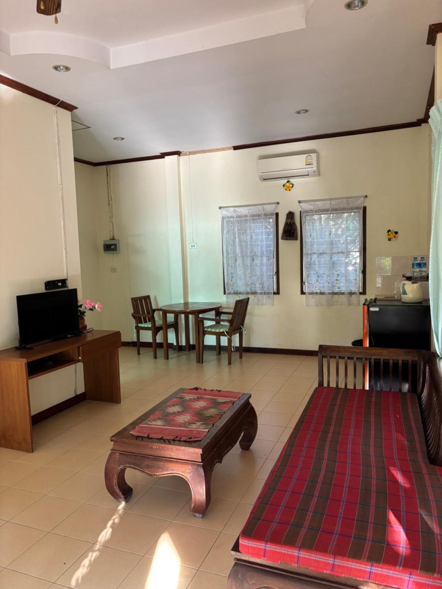 Hotel Oya International Phuket 4*