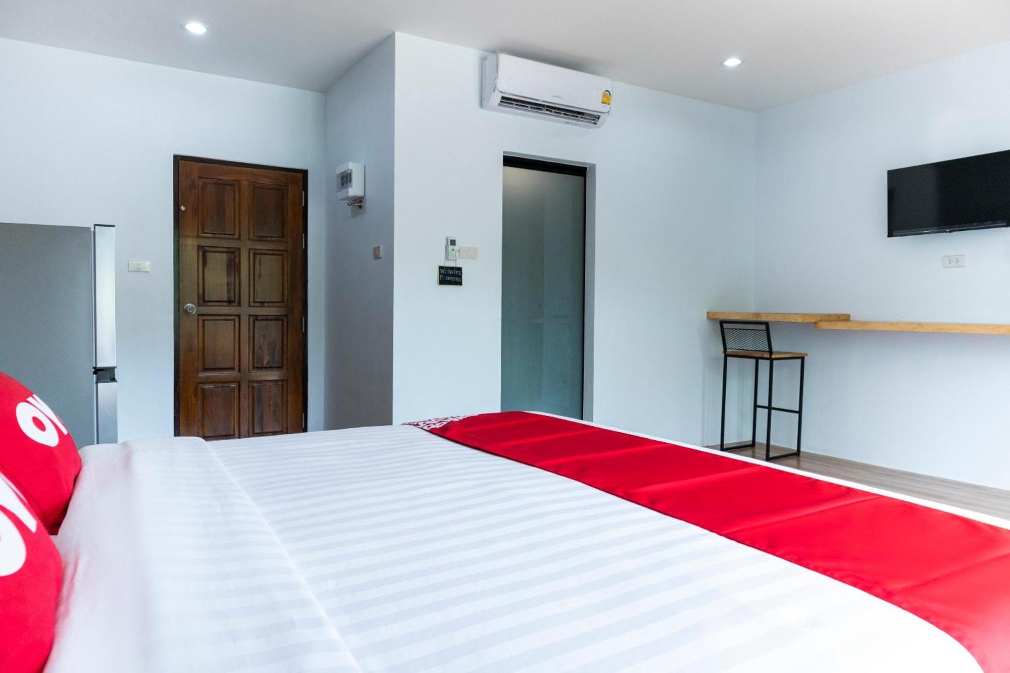 Oyo 744 @home Hills Strand Kamala