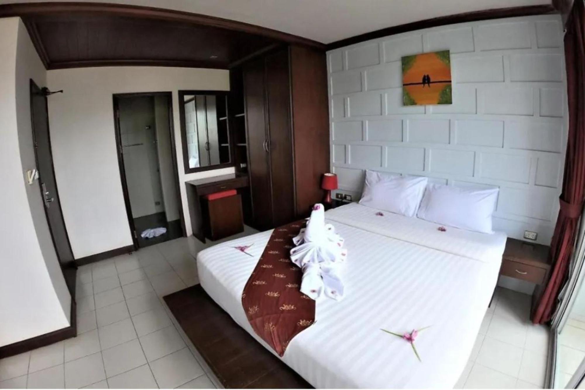 Ebs Phuket Hostel *