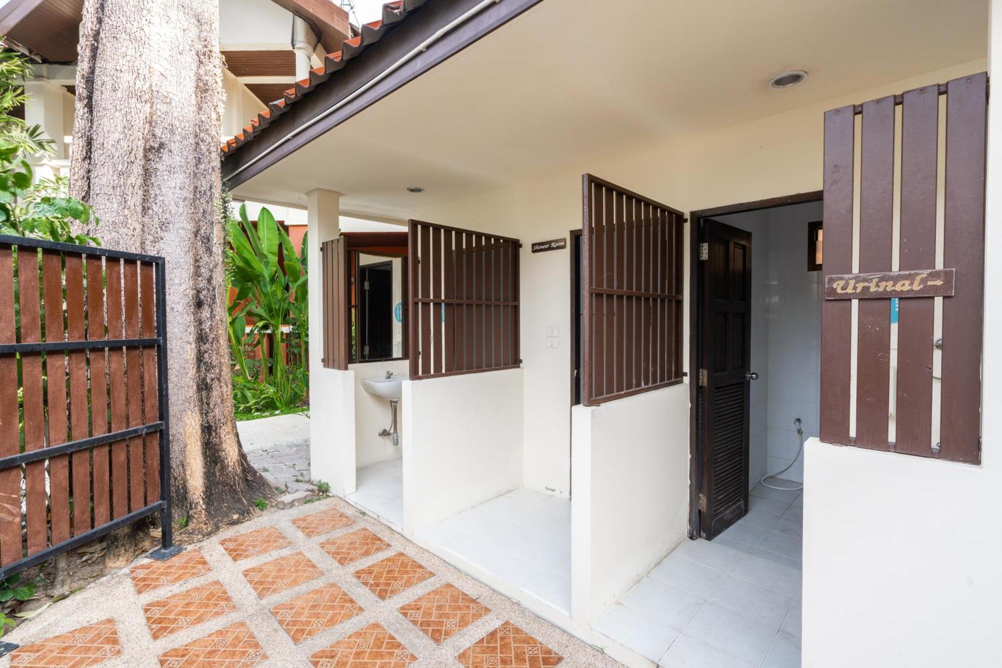 Phuket Leelavadee Hua Ting 4*