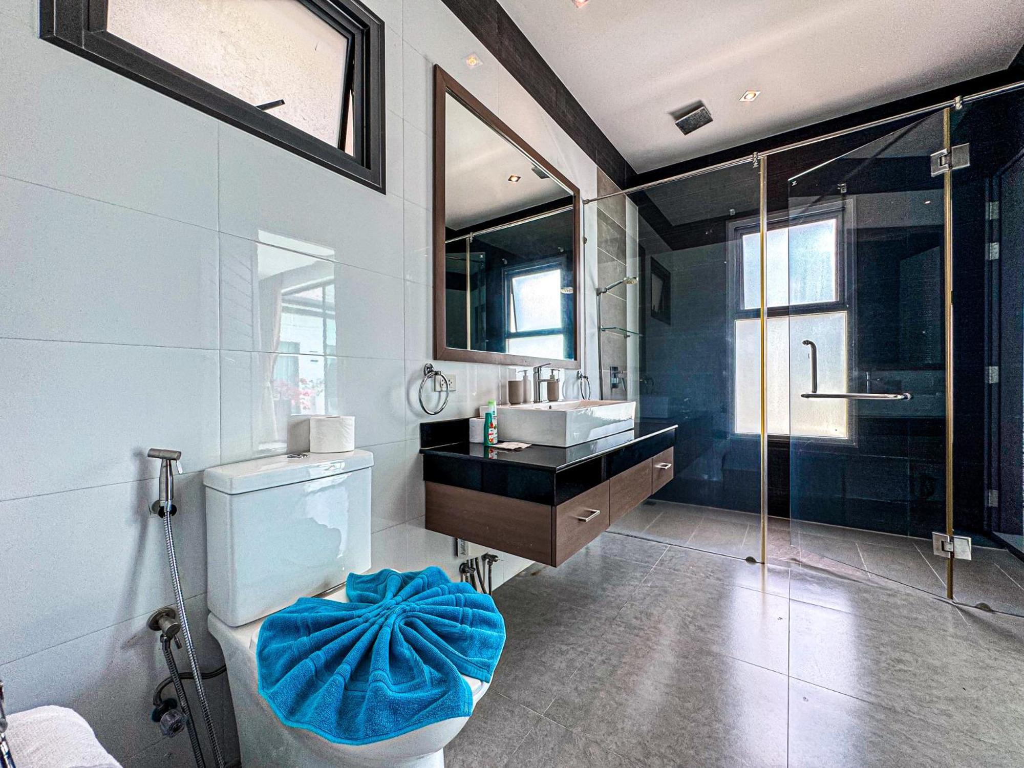 Villa Destiny - Luxury Near Nai Harn Ban Saiyuan