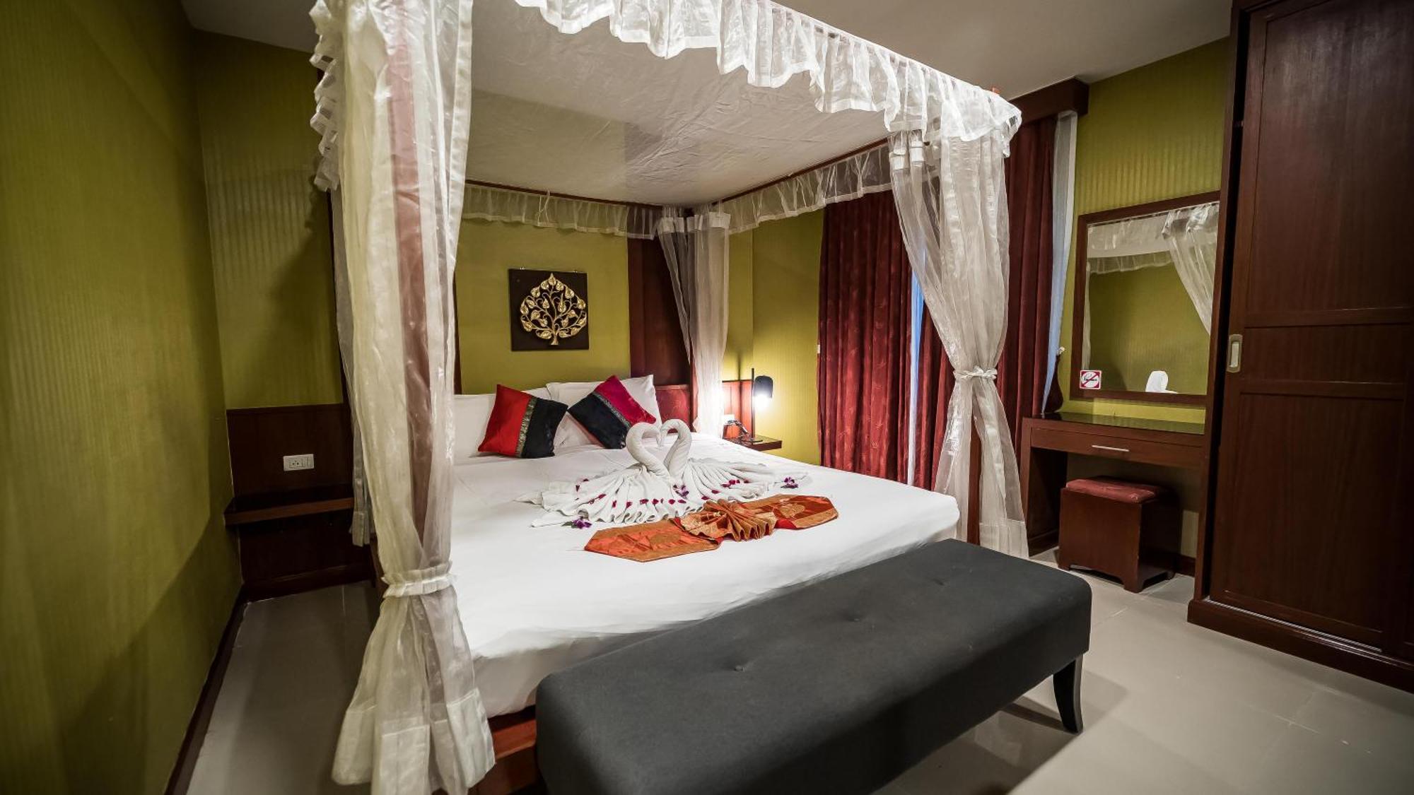 Hemingways 3*