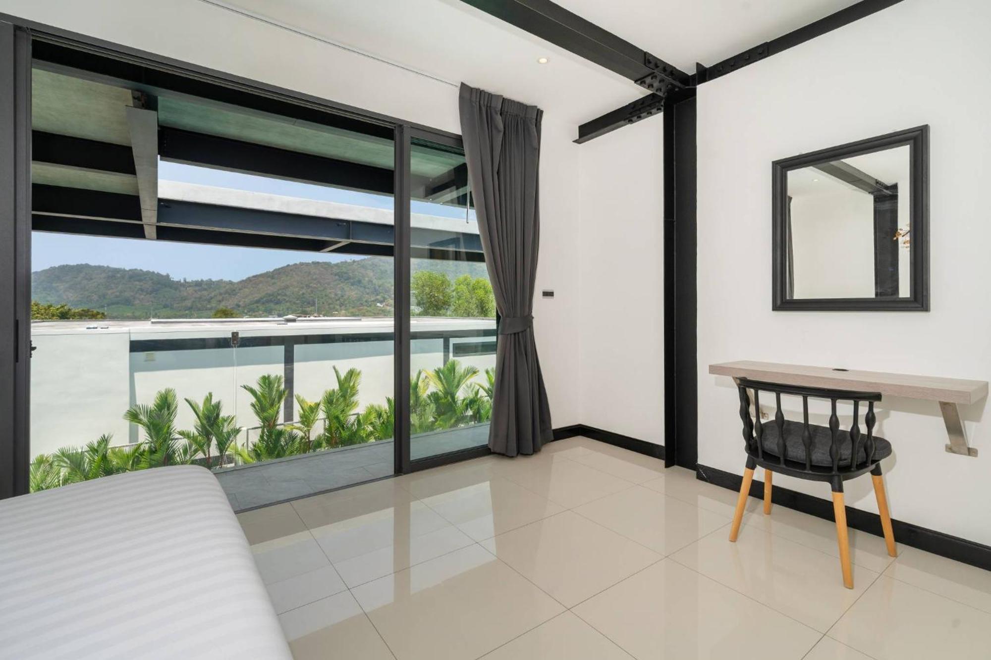 New & Modern, Loft Style 4br Sunset Garden 3, 12m Salt Pool, Just 10min Drive Naiharn Villa