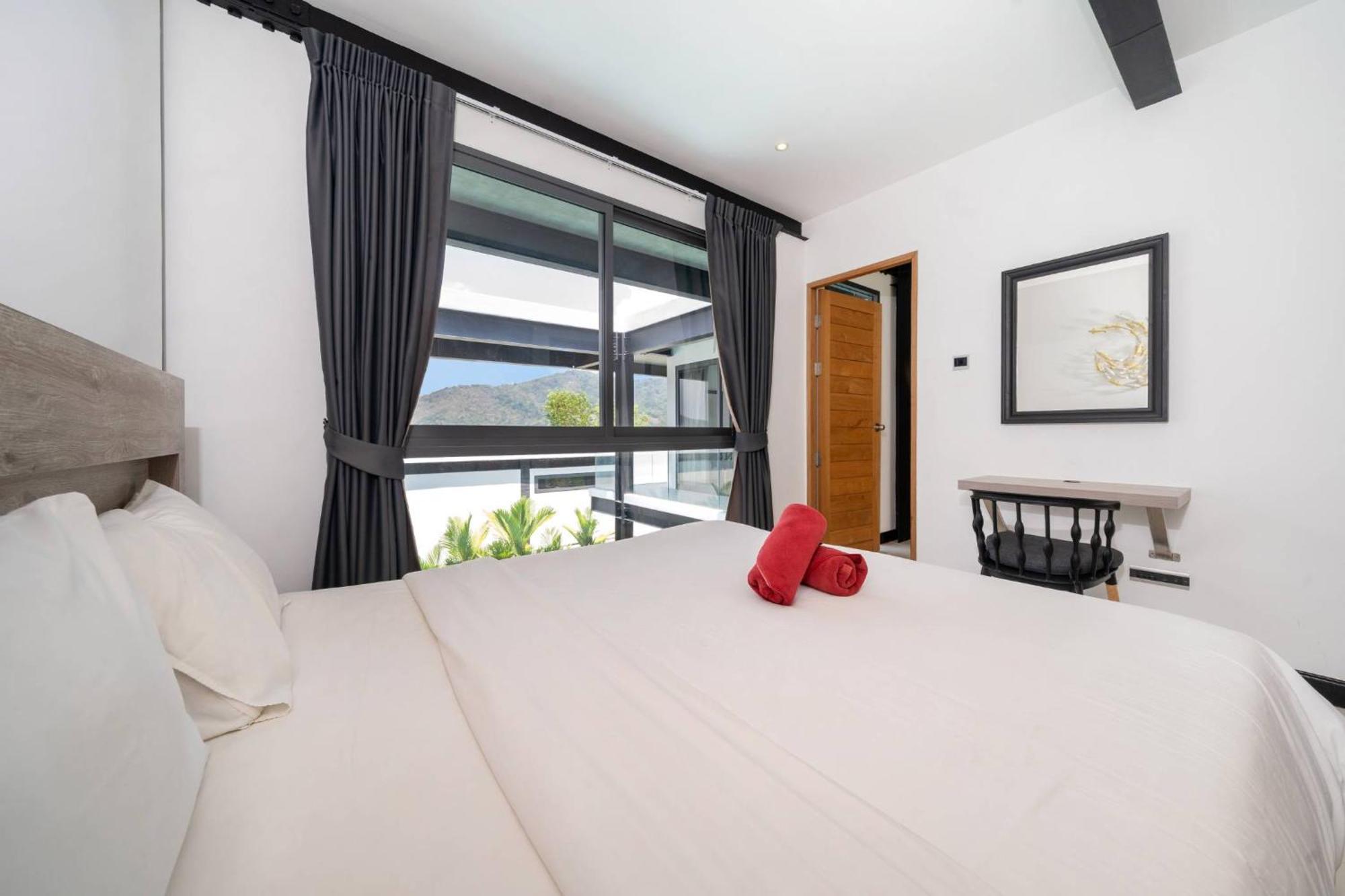 Villa New & Modern, Loft Style 4br Sunset Garden 3, 12m Salt Pool, Just 10min Drive Naiharn *