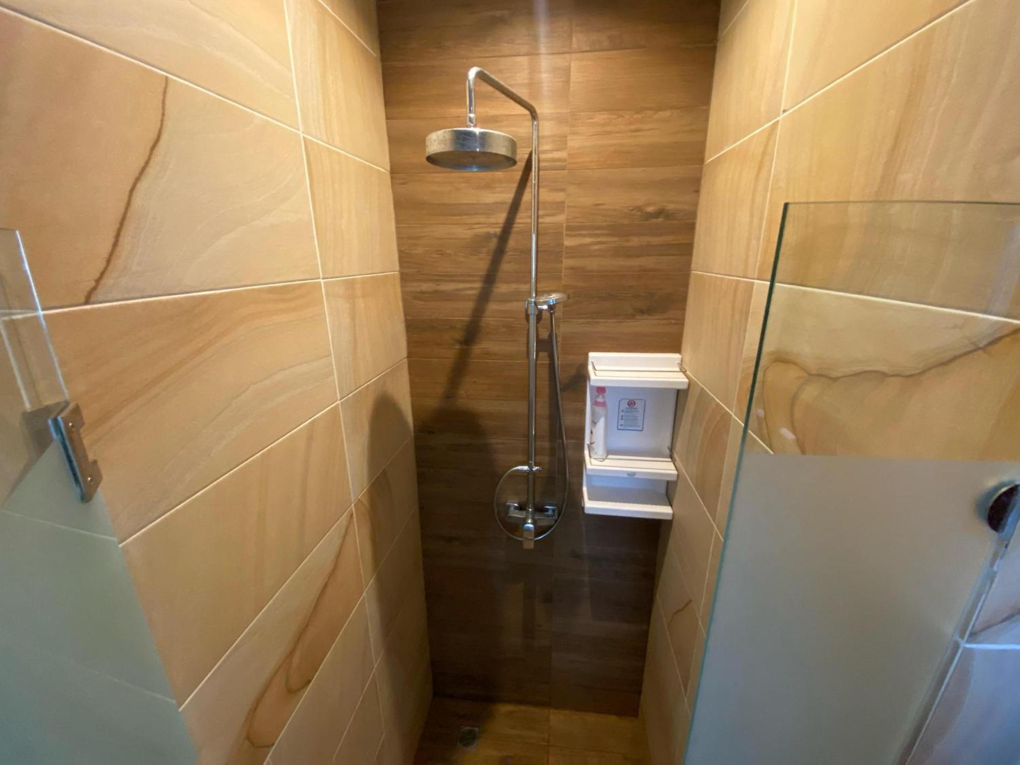 Pool Private Near 2 Bedrooms 3d9 *