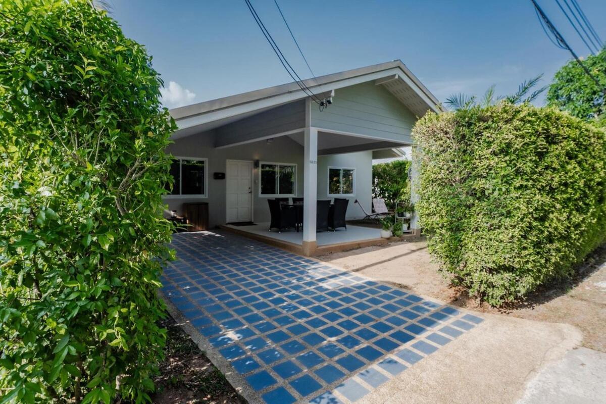 Flora 2 Bedroom House,near Naiharn - Rawai Holiday home