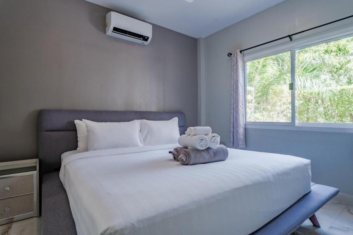 Flora 2 Bedroom House,near Naiharn - Rawai Holiday home