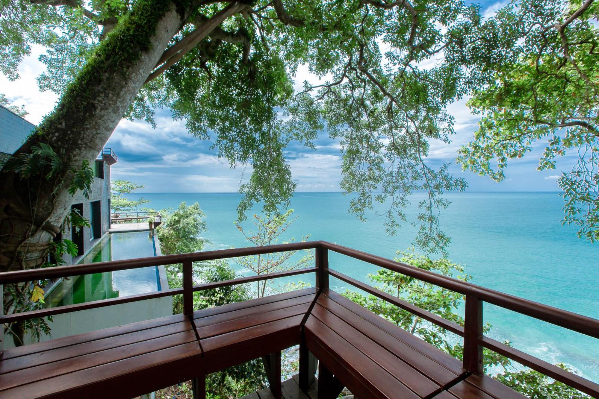 Laemsingh 2 Oceanfront Fully Serviced Surin Beach (Phuket)
