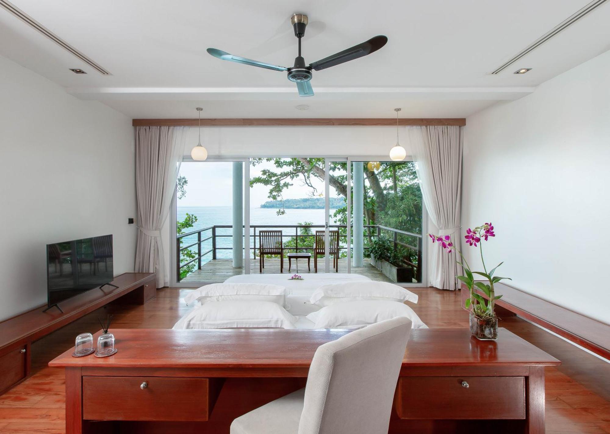 Villa Laemsingh 2 Oceanfront Fully Serviced