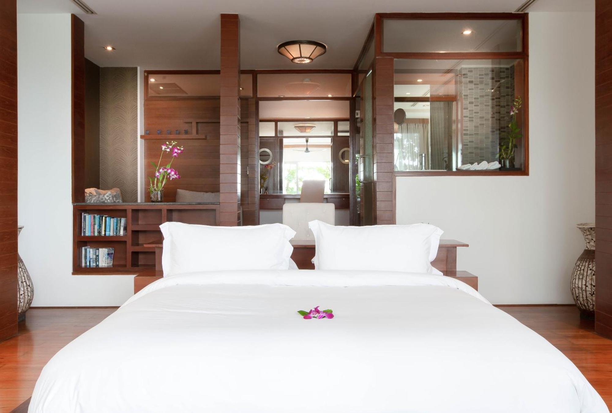 Laemsingh 2 Oceanfront Fully Serviced Villa *