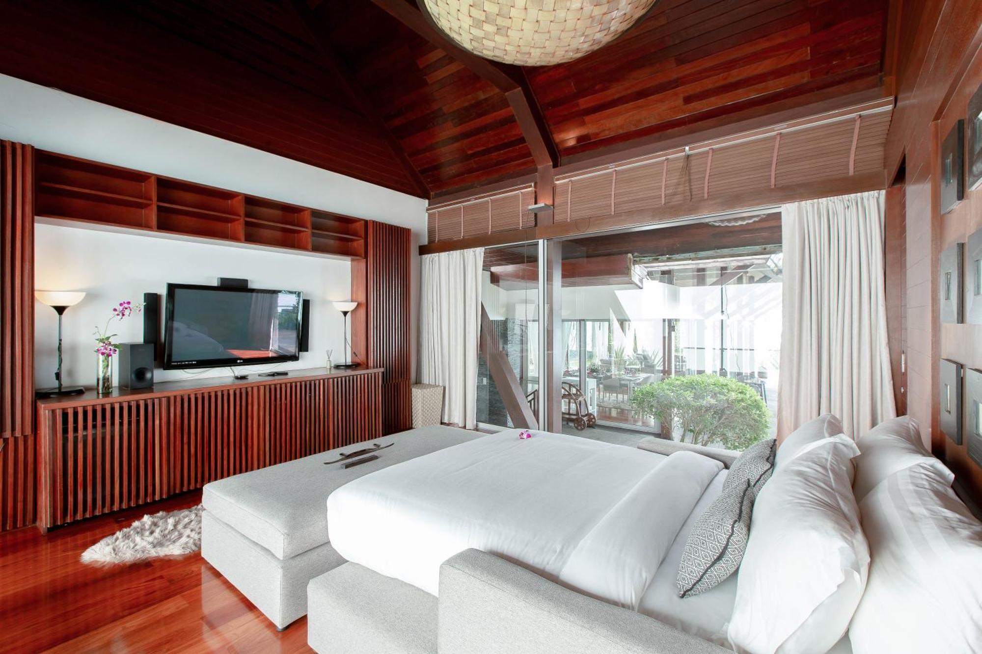 Villa Laemsingh 2 Oceanfront Fully Serviced