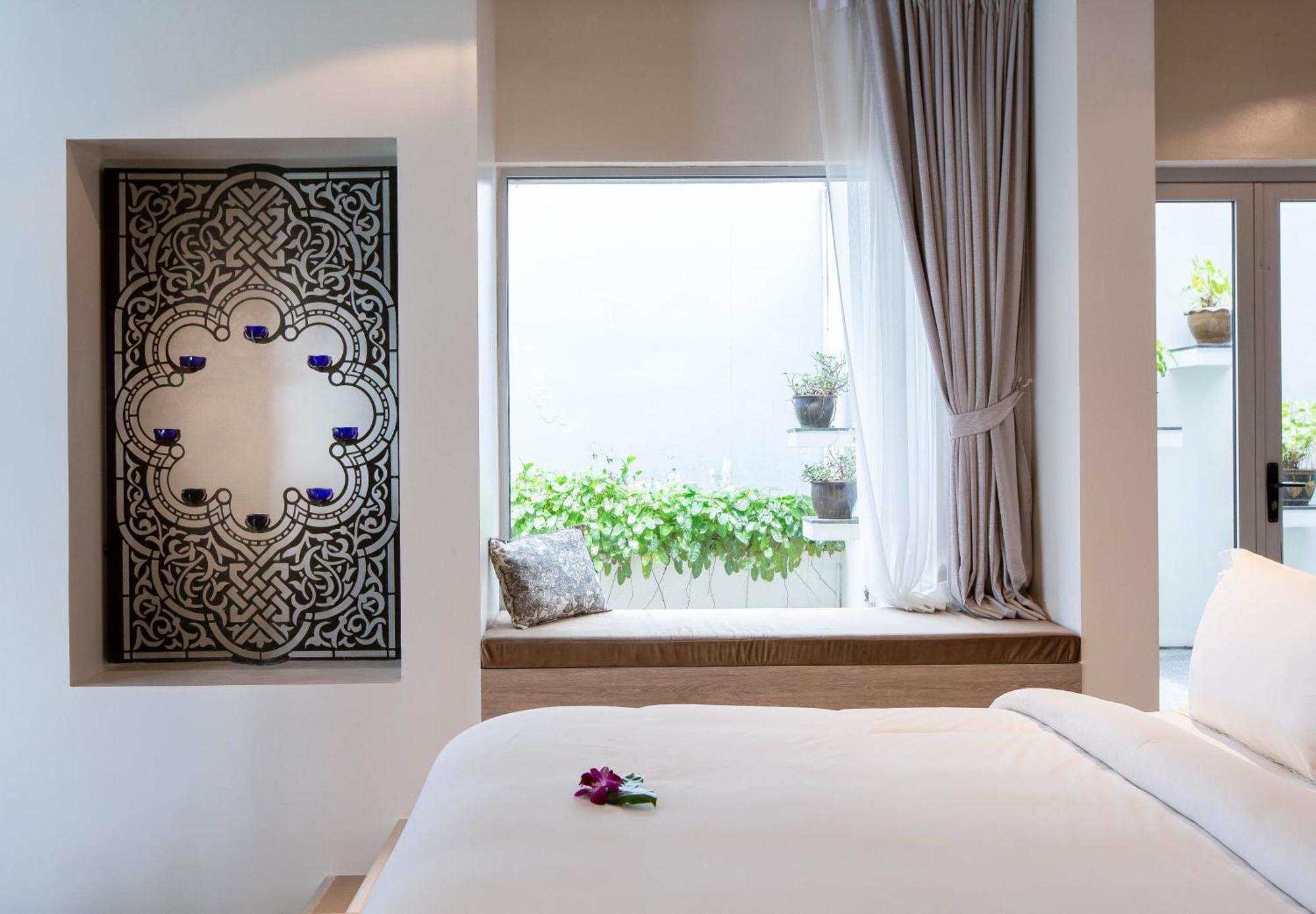 Villa Laemsingh 2 Oceanfront Fully Serviced