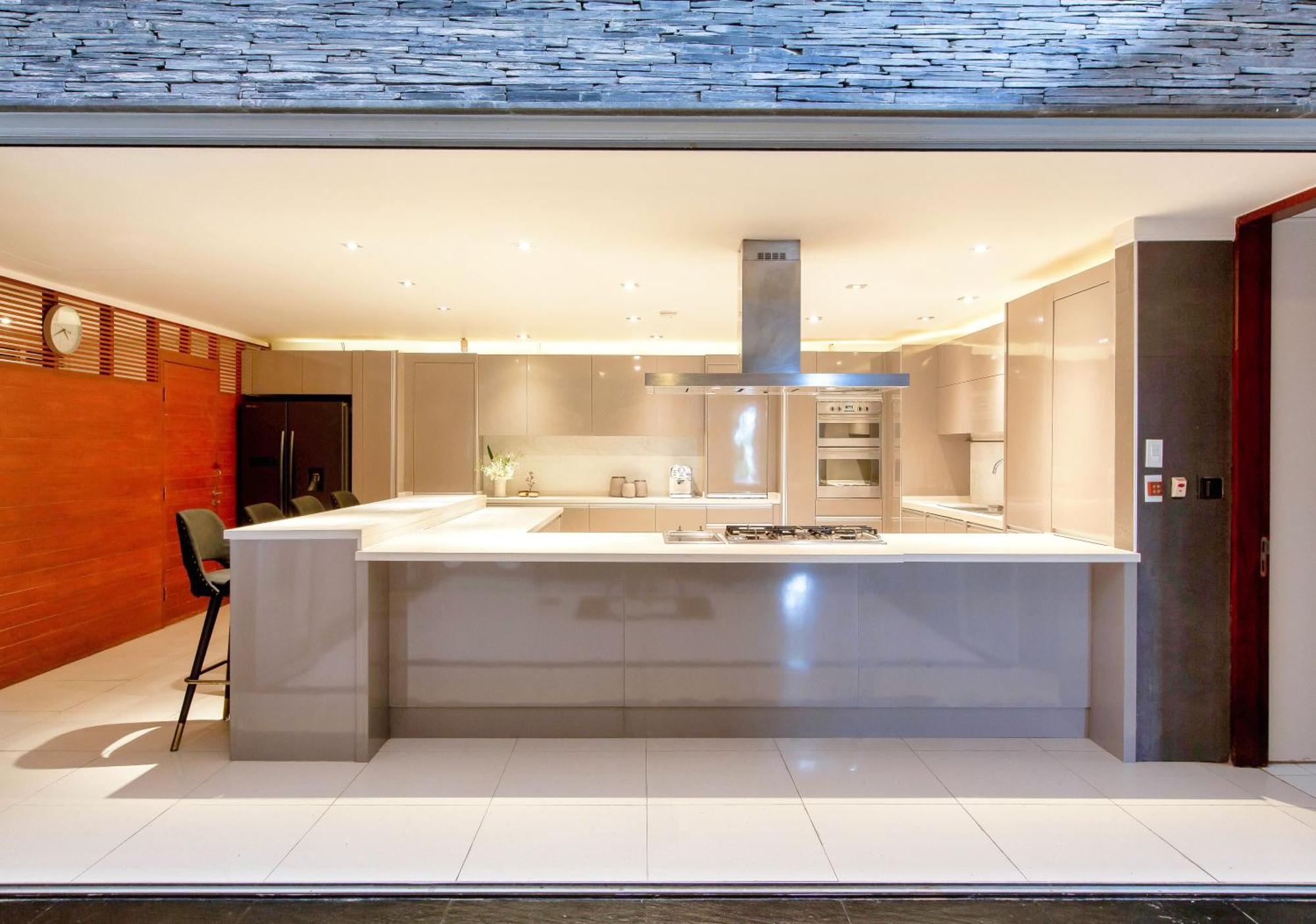 Laemsingh 2 Oceanfront Fully Serviced *