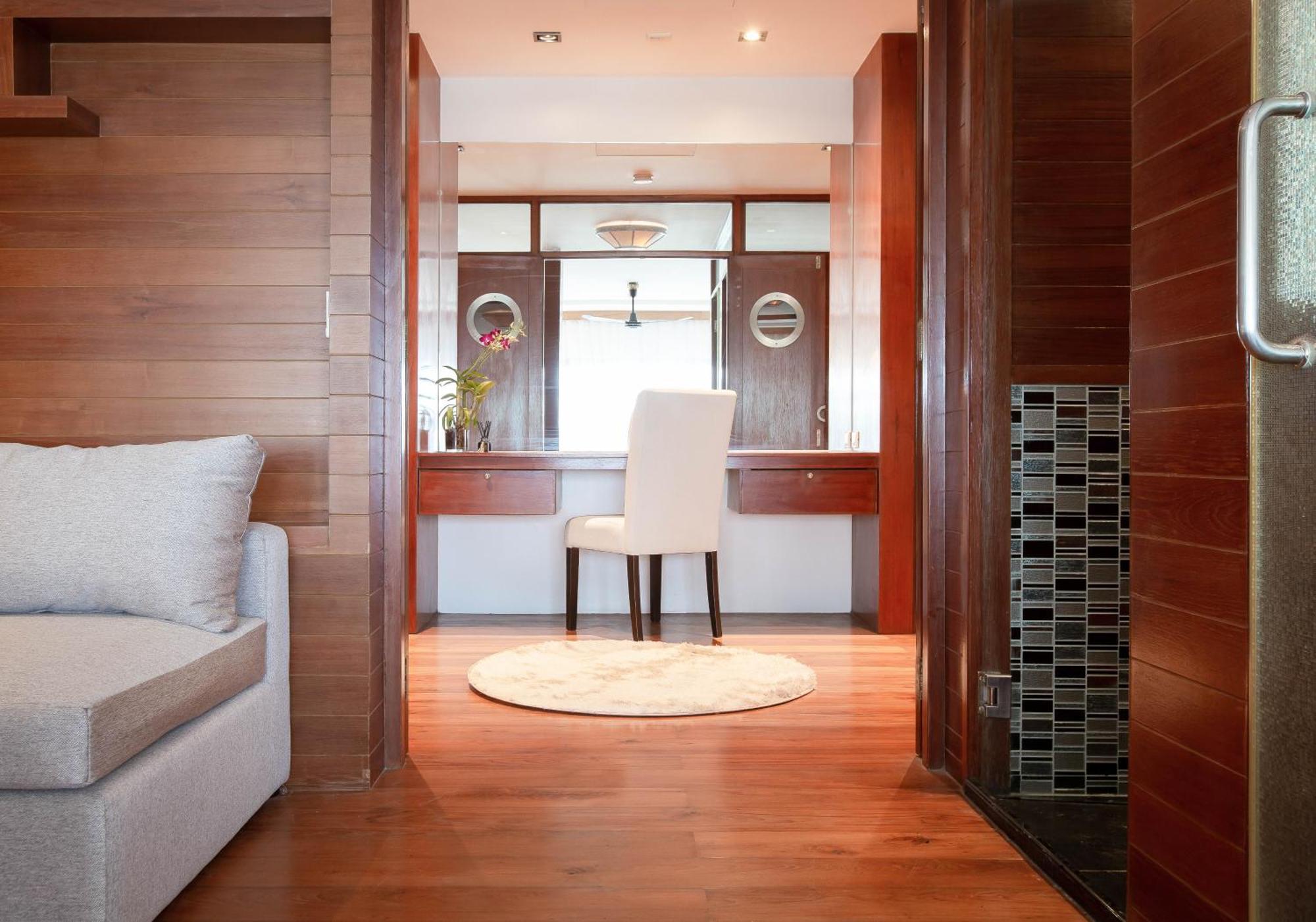 Laemsingh 2 Oceanfront Fully Serviced * Surin Beach (Phuket)